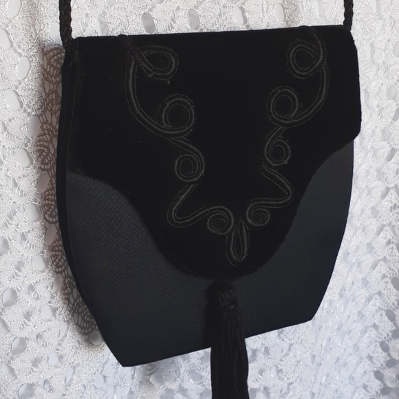 Vintage Small Black Velvet / Satin Evening Bag - Picture 2 of 8